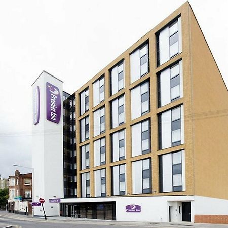 Premier Inn London Tottenham Hale Londres Exterior foto