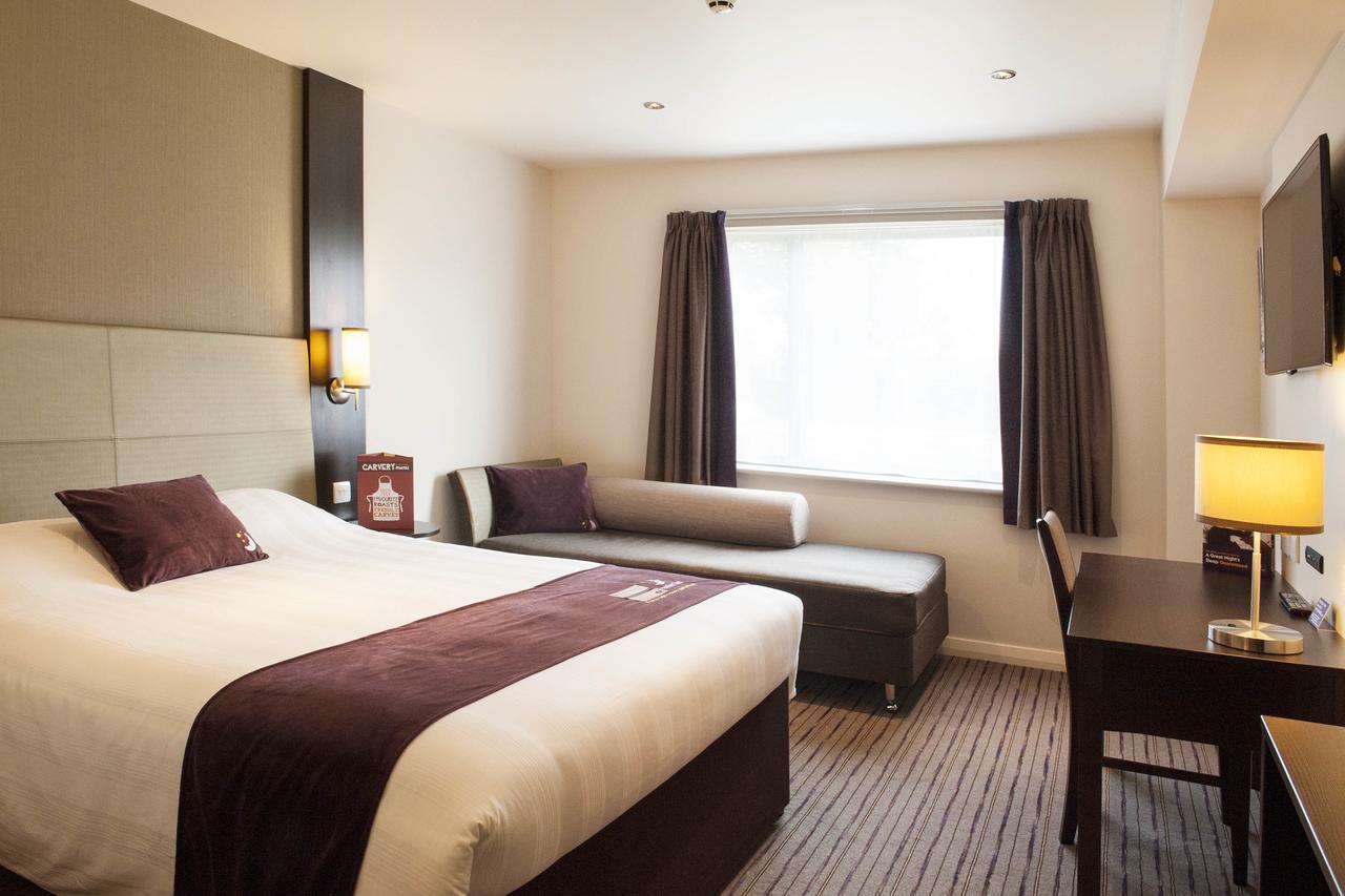 Premier Inn London Tottenham Hale Londres Exterior foto